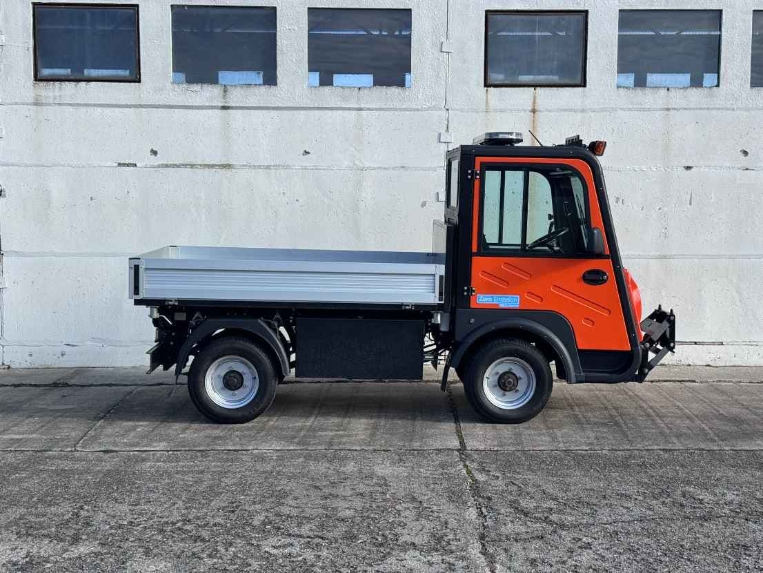 ARI 1570 orange Geräteträger (2).jpg